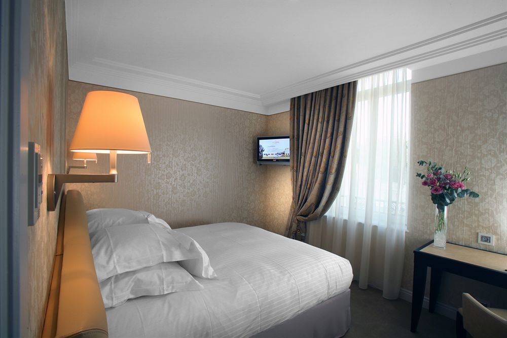 Hotel Princesse Flore Роят Екстериор снимка